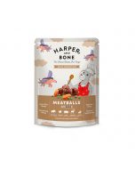 Pouch de comida húmeda para perros Harper & Bone Wild Mountain, con albóndigas de jabalí, cerdo y otras carnes.