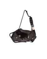 Bozal de impacto Dingo Gear Combat Pro de color negro para entrenamiento de defensa, visto de perfil sobre un fondo blanco.