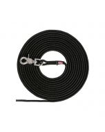 Correa de rastreo redonda de Trixie en color negro y rojo, y un perro Border Collie usándola en el campo.