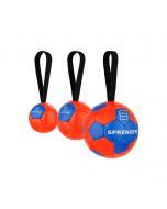 Tres pelotas de perro HS Sprenger de cuero vegano con asa negra en tamaños 10cm, 12cm y 18cm comparadas