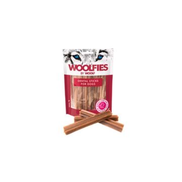Bolsa de barritas dentales Woolfies de 200gr para perros medianos junto a tres snacks masticables en forma de estrella