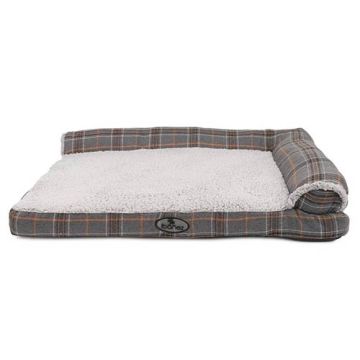 Cama para perro tipo sofá modelo Ibáñez Rest con estampado de cuadros grises y una suave superficie de descanso de felpa.