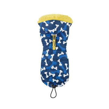 Chaqueta acolchada para perro de la marca Nayeco con estampado de huesos azules y blancos, forro interior de borreguito amarillo en la capucha y cremallera frontal.