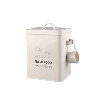 Contenedor metálico color crema para pienso de perro con el texto "Fresh Food Happy Dog" y un cacito dosificador colgado en el lateral.