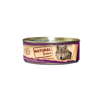 Lata de comida húmeda para perros Natural Greatness con pechuga de pollo y verduras frescas.