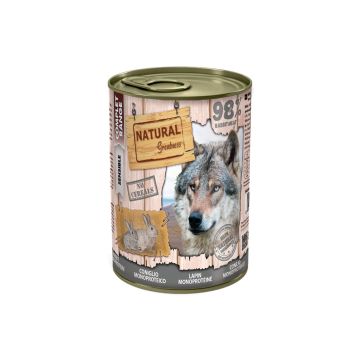 Lata comida húmeda perro Natural Greatness receta conejo monoproteica fondo madera