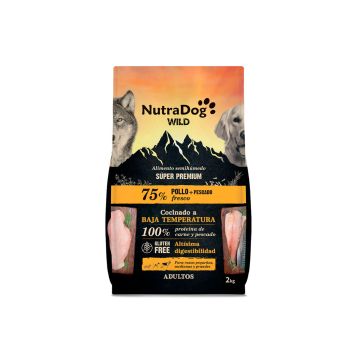 Saco de alimento semihúmedo NutraDog Wild Pollo y Pescado para perros adultos.