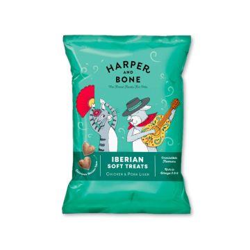 Bolsa de premios blandos para mascotas Harper & Bone Iberian Soft Treats con una ilustración de un gato y un perro flamenco.