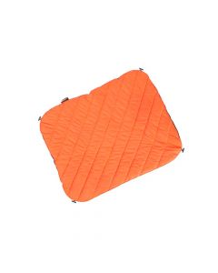 Esterilla aislante para perros Protector Bivvy Bed en color naranja con aislamiento térmico y fijaciones seguras